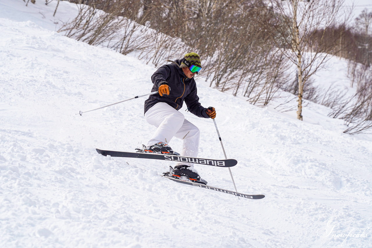 札幌国際スキー場 積雪たっぷり 300cm。コンディション良好なゲレンデでモーグル女子 ・畑田繭さんとコブコブセッション！